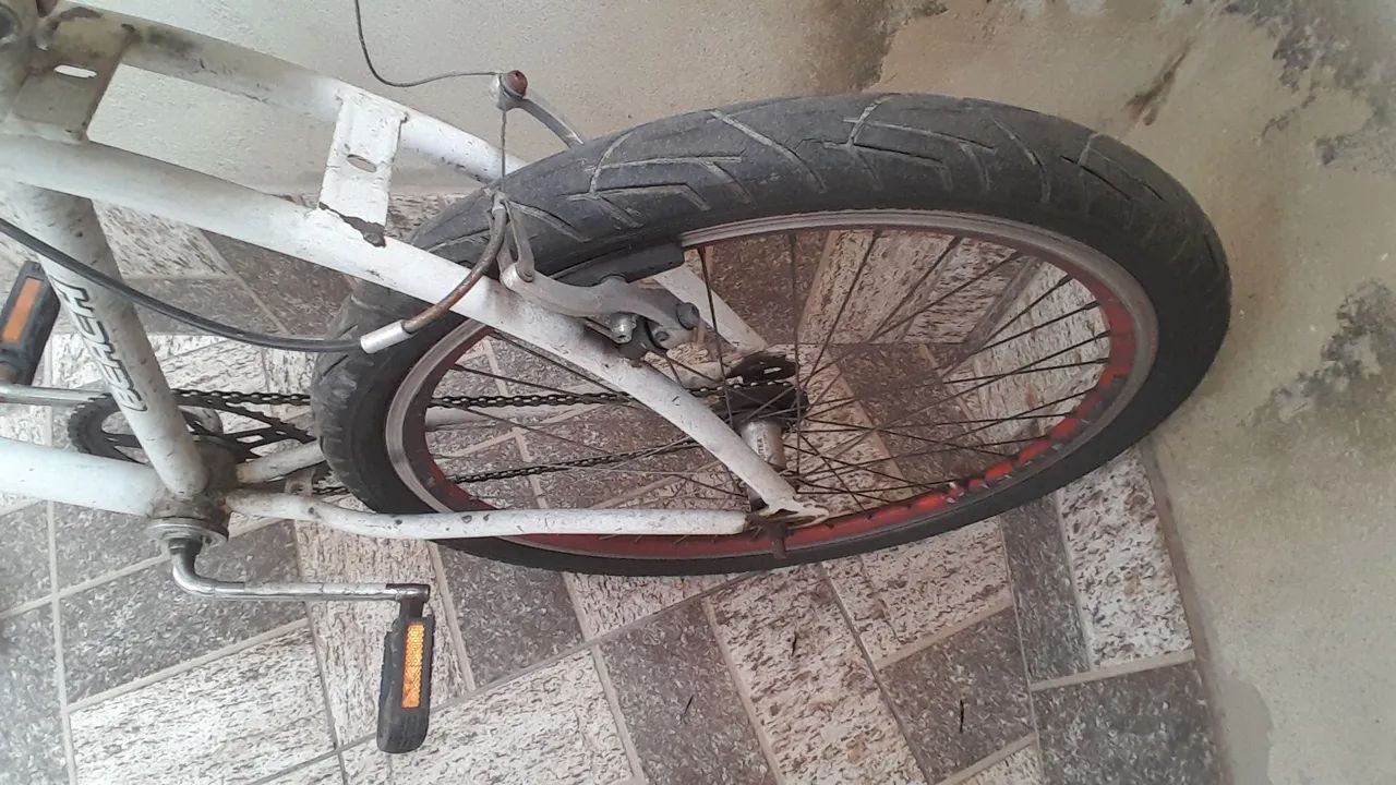 Bicicleta aro 26 branca - Foto 4