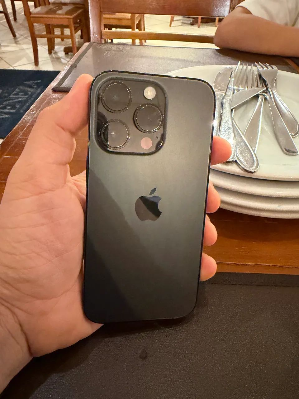 Vendo ou troco iPhone 14 Pro - Foto 2