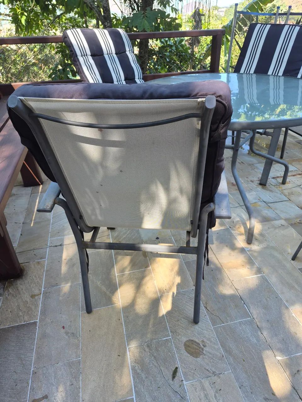 Mesa para área externa com 4 cadeiras com acolchoados removíveis  - Foto 5