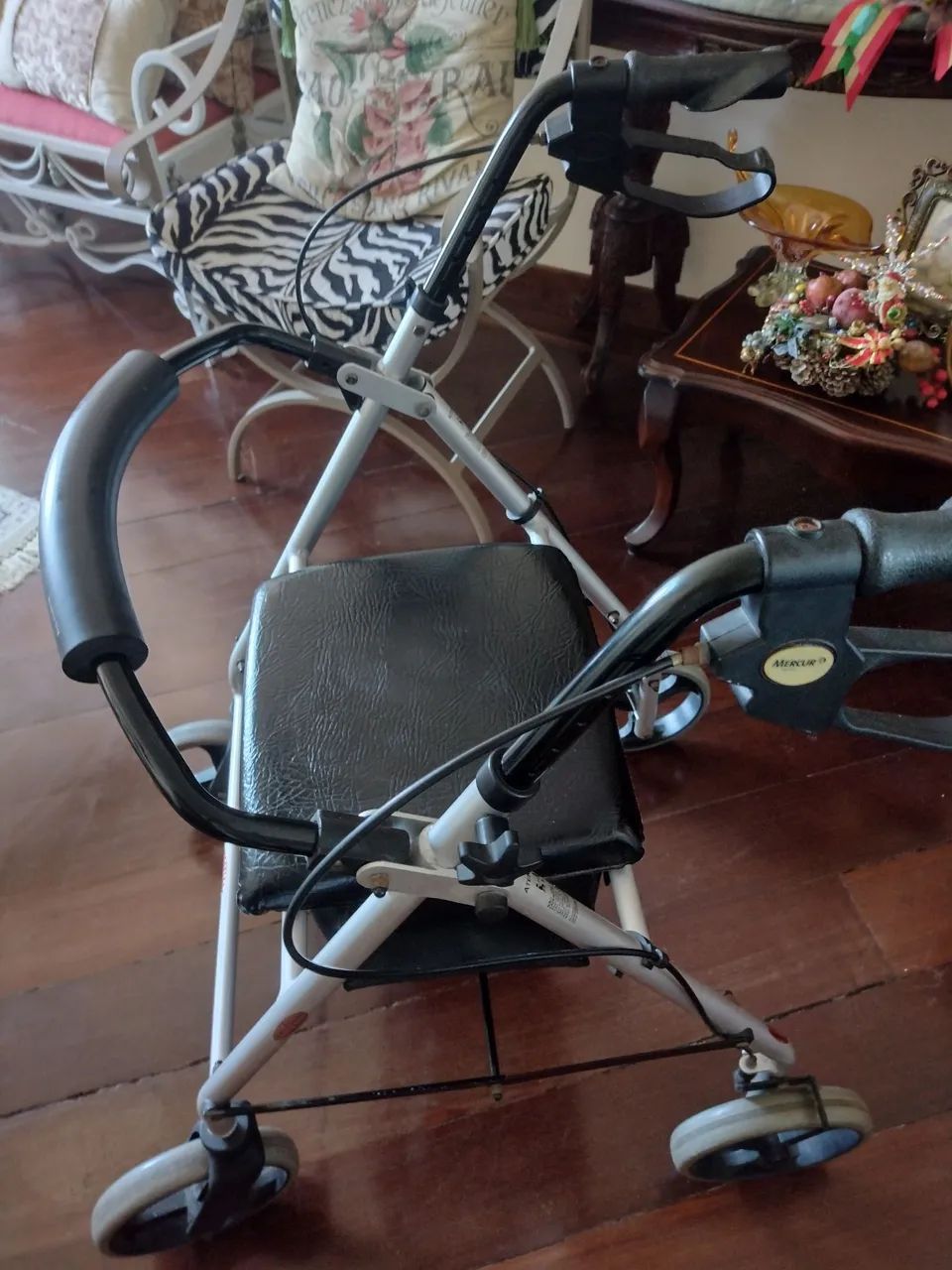 Andador 4 rodas 
