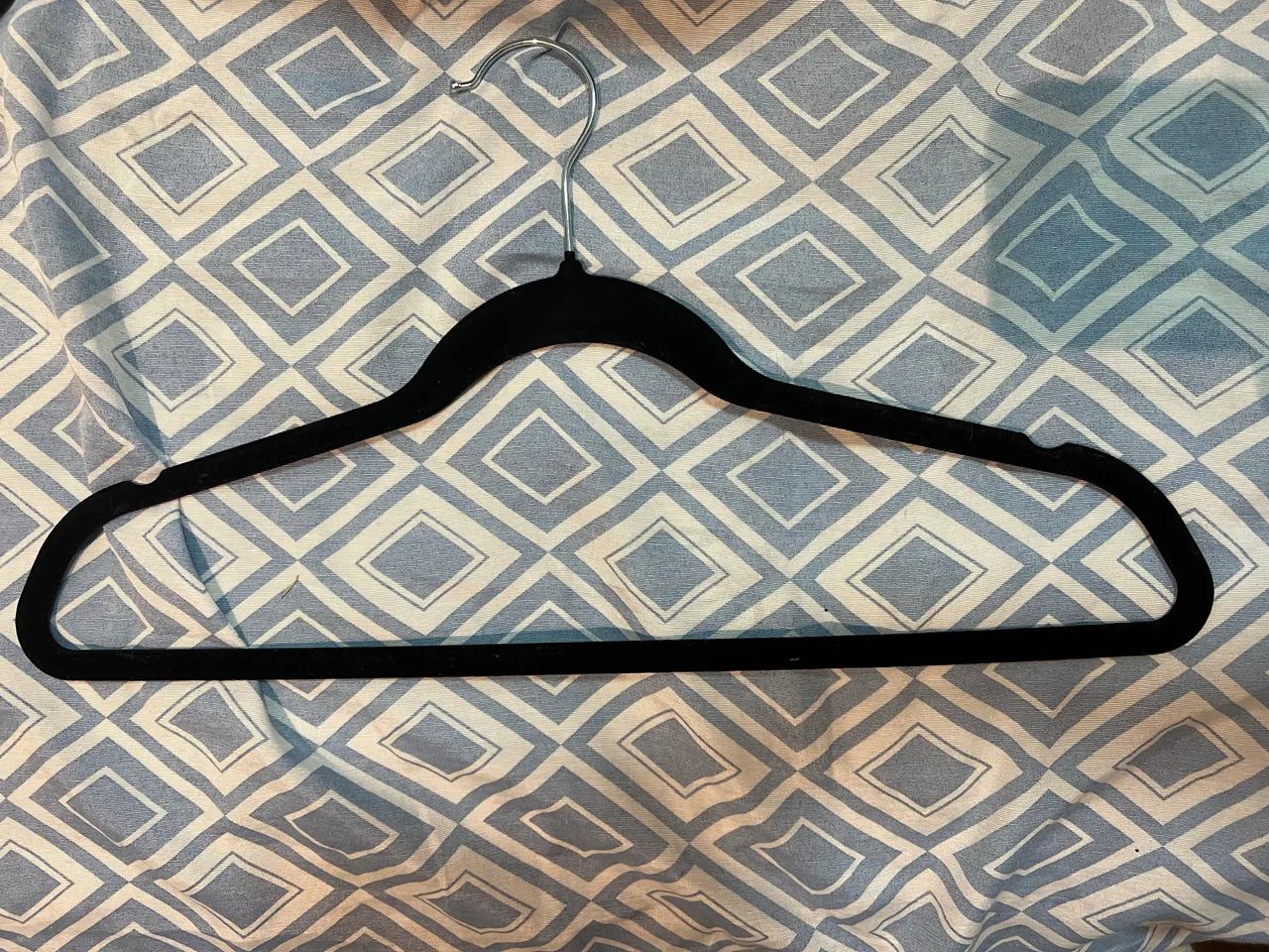 1 Cabide branco OU preto  - Foto 4