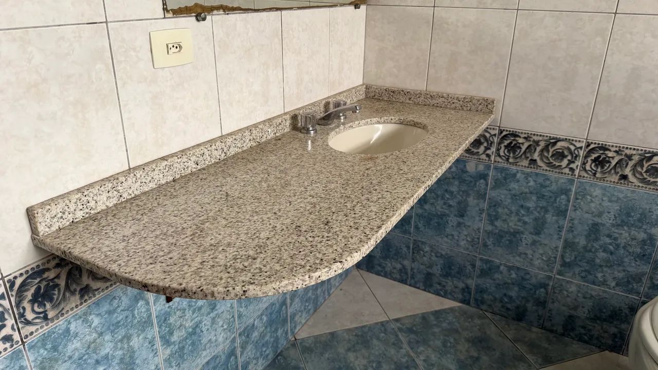 Cuba e pedra em granito