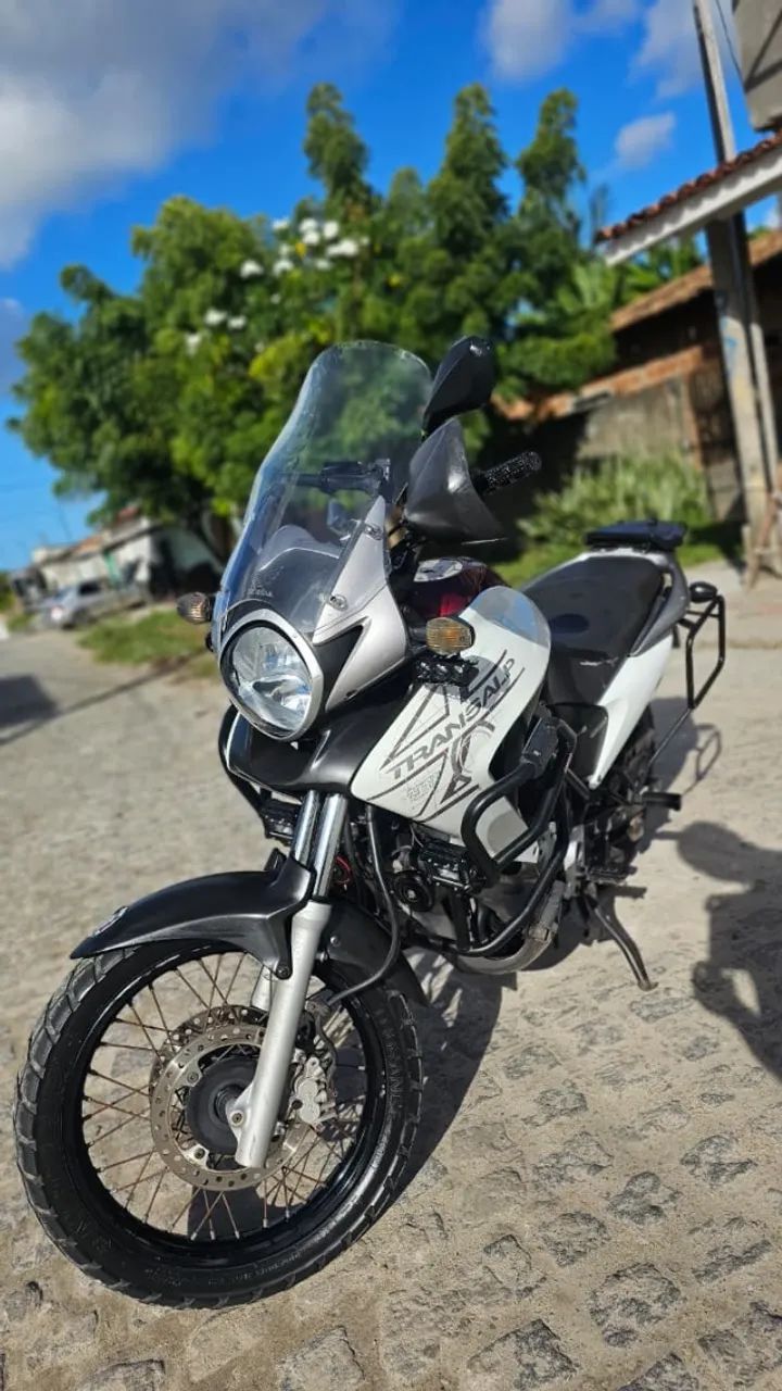 Honda Transalp 700 - Foto 4