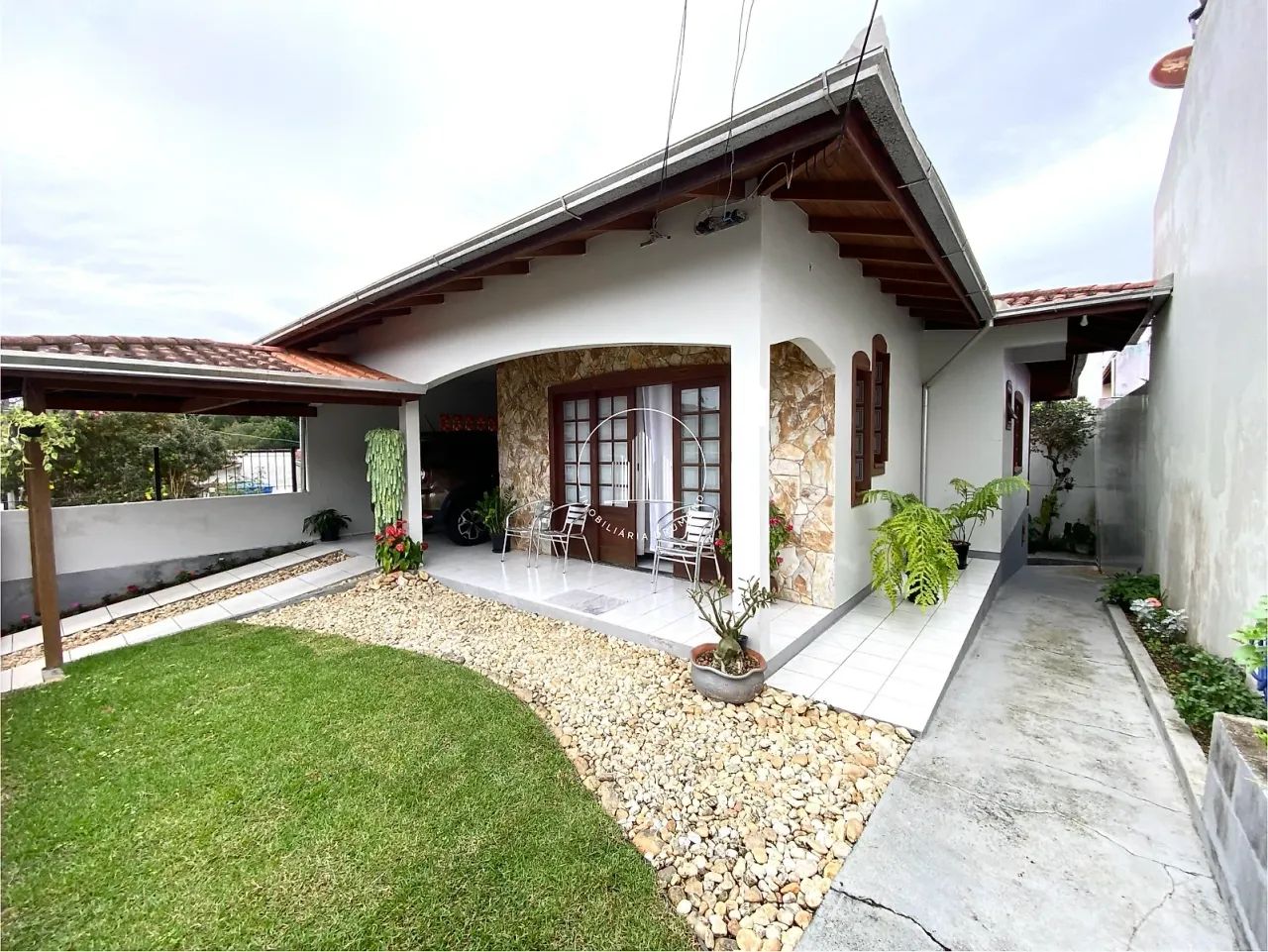 Casa 3 Quartos com 1 Suíte e 178m² - Lisboa / São José - CEN
