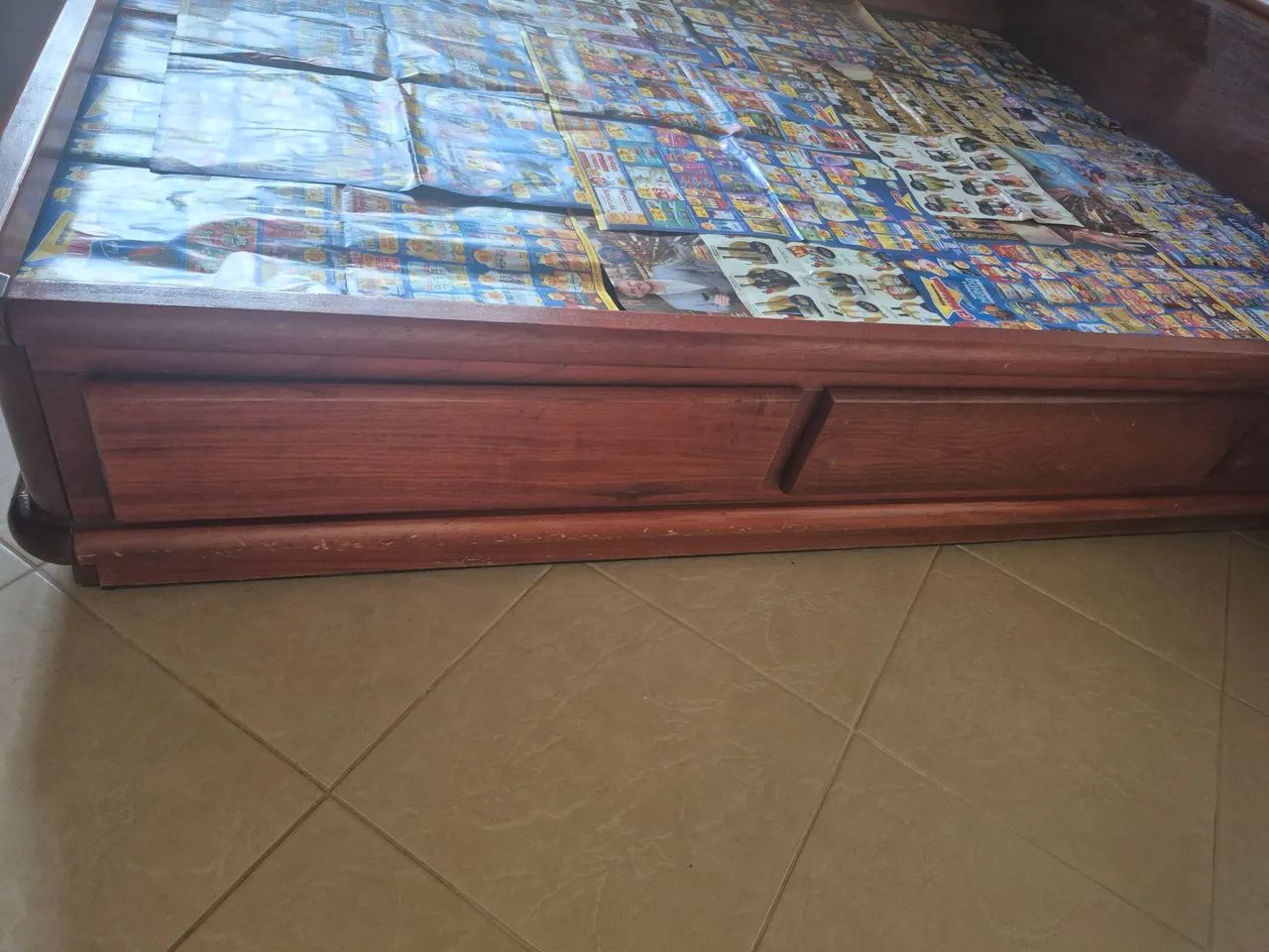 Cama casal com mesinhas de cabeceira - Foto 4