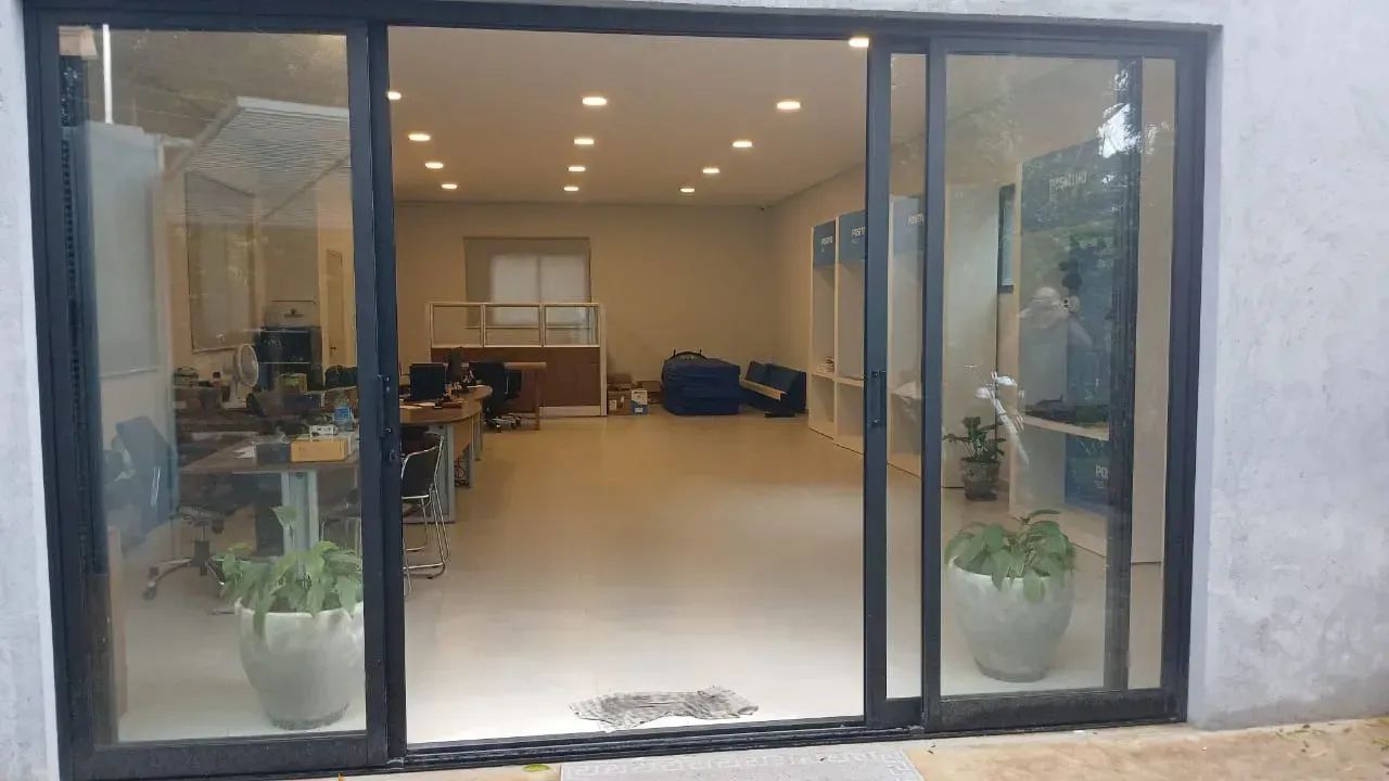 Salão Comercial na Granja Viana  120m²  Recém Reformado - Foto 2