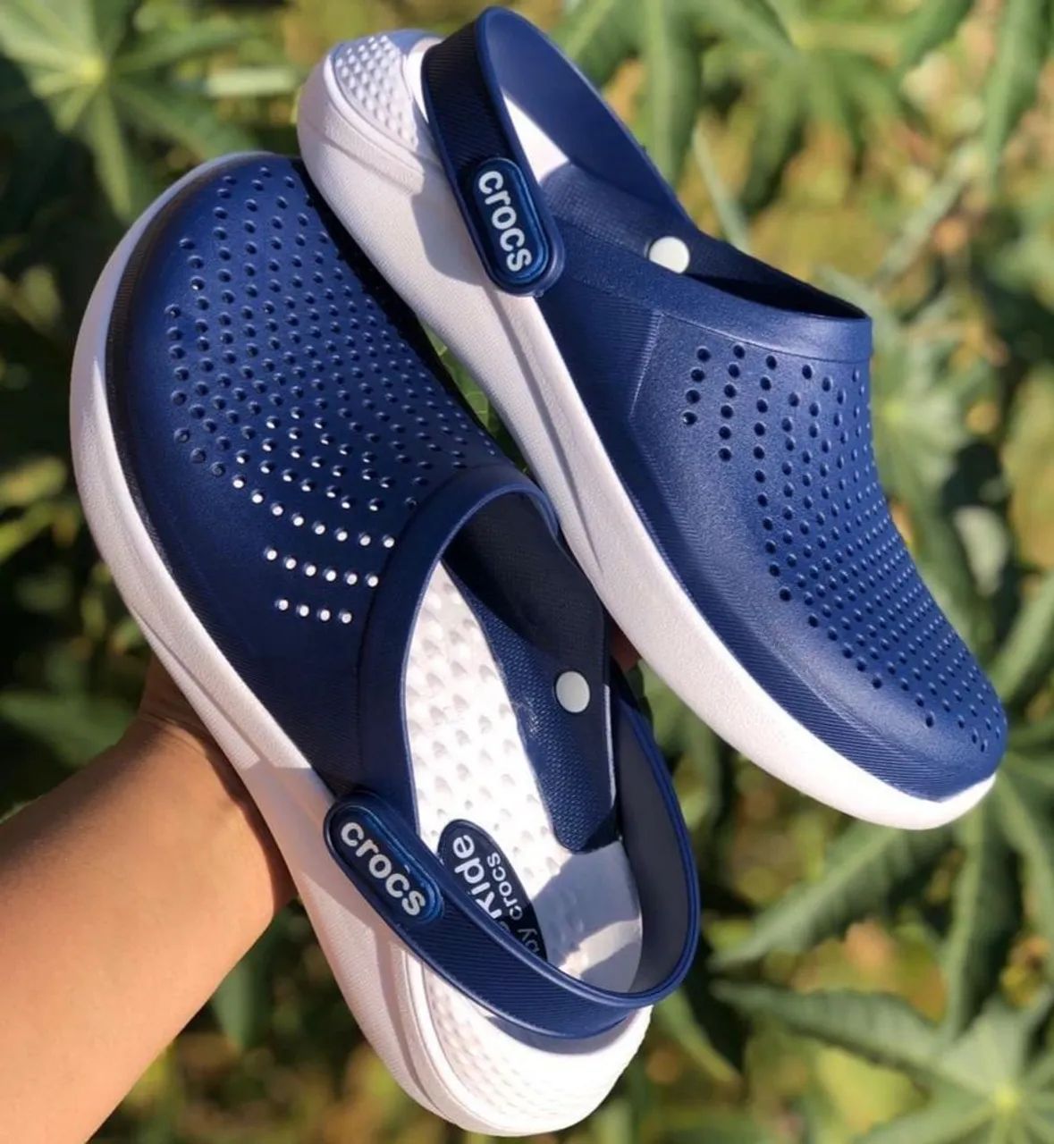 CROCS AZUL TAM41