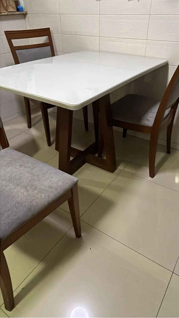 Mesa madeira maciça 4 cadeiras - Foto 3