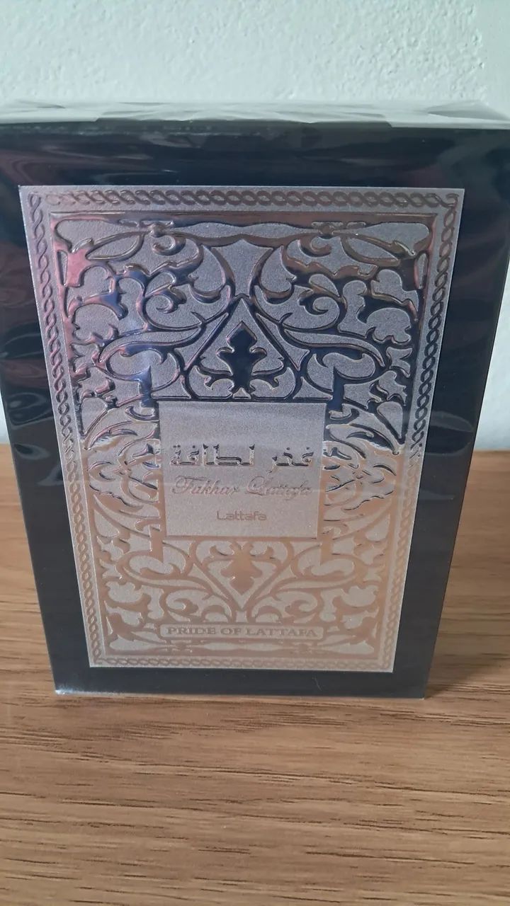 Perfume Árabe Fakhar Black 