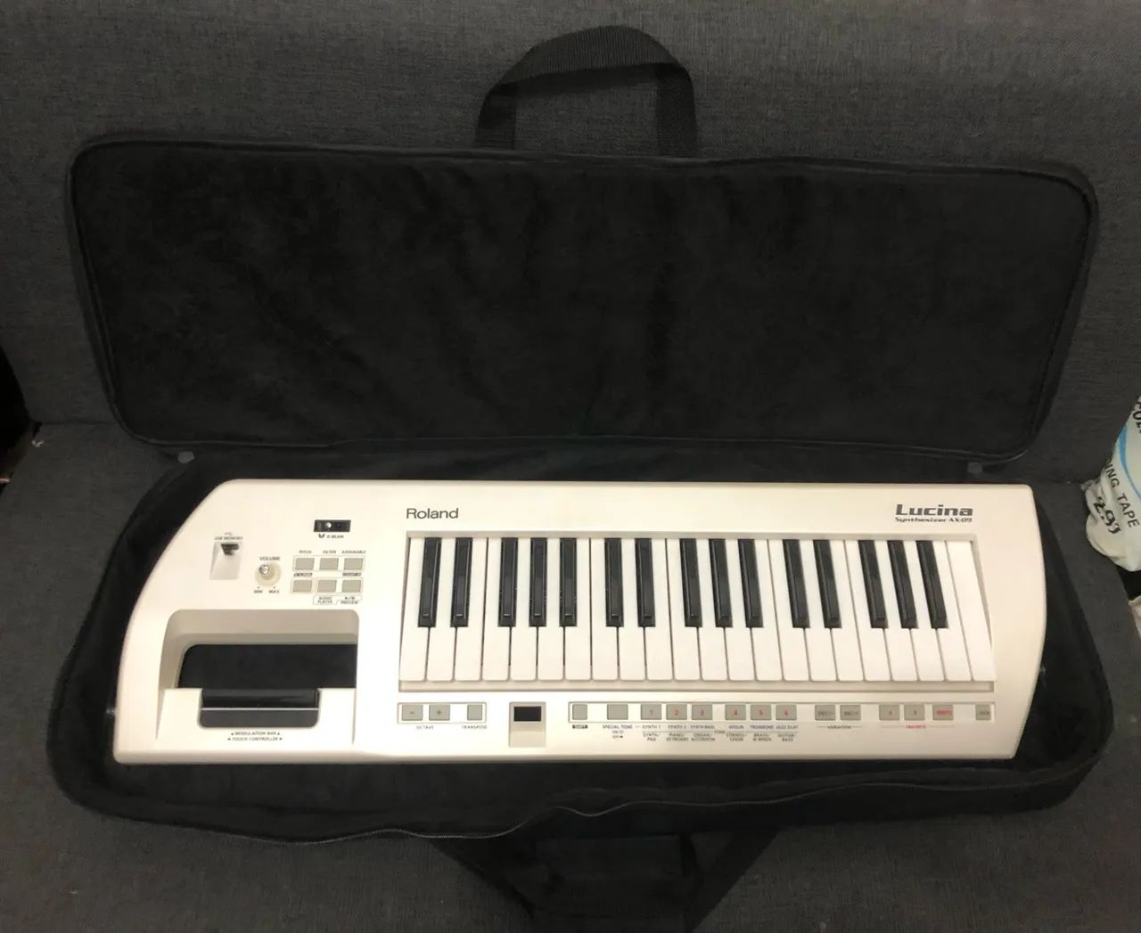 Roland Lucina Ax 09 (Keytar) - Instrumentos musicais - Santo Amaro