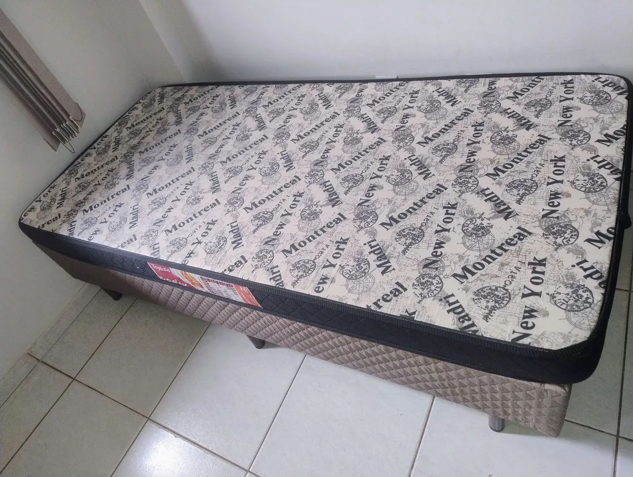 Box + colchão solteiro 