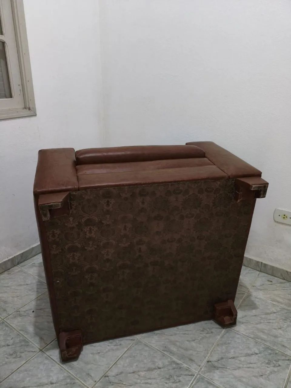 Poltrona em couro ótimo estado  - Foto 2
