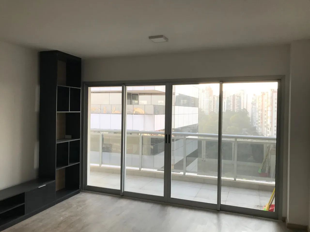 Apartamento para aluguel tem 61 metros quadrados com 1 quarto
