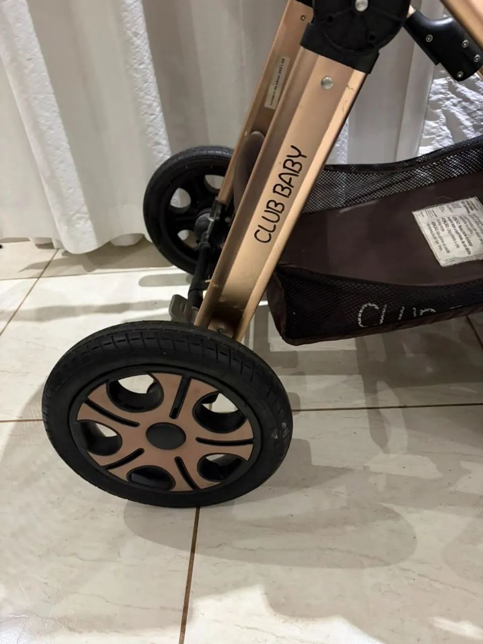 Carrinho de bebê Moisés com bebê conforto e base veícular  - Foto 3