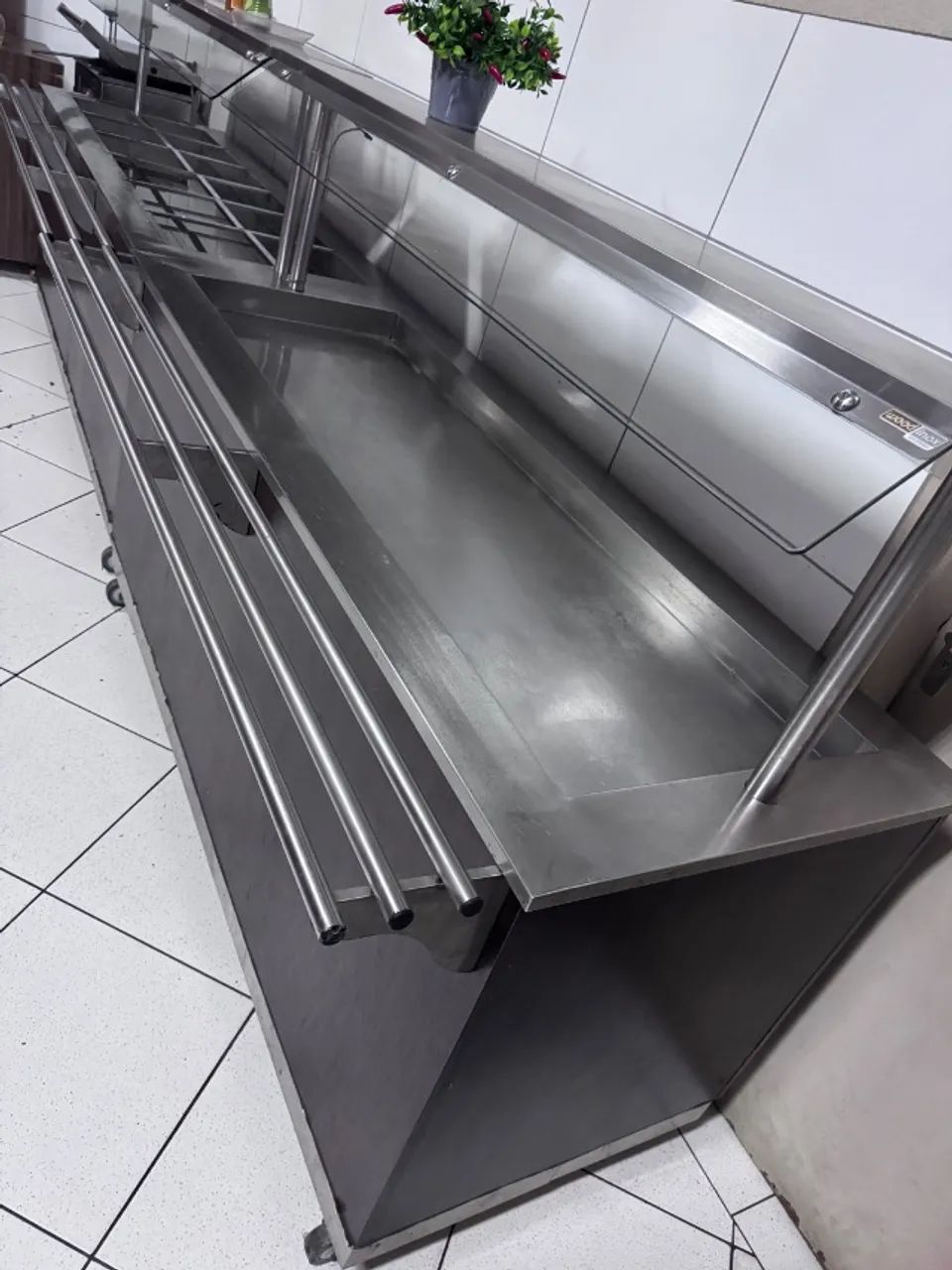 Buffet restaurante quente e frio