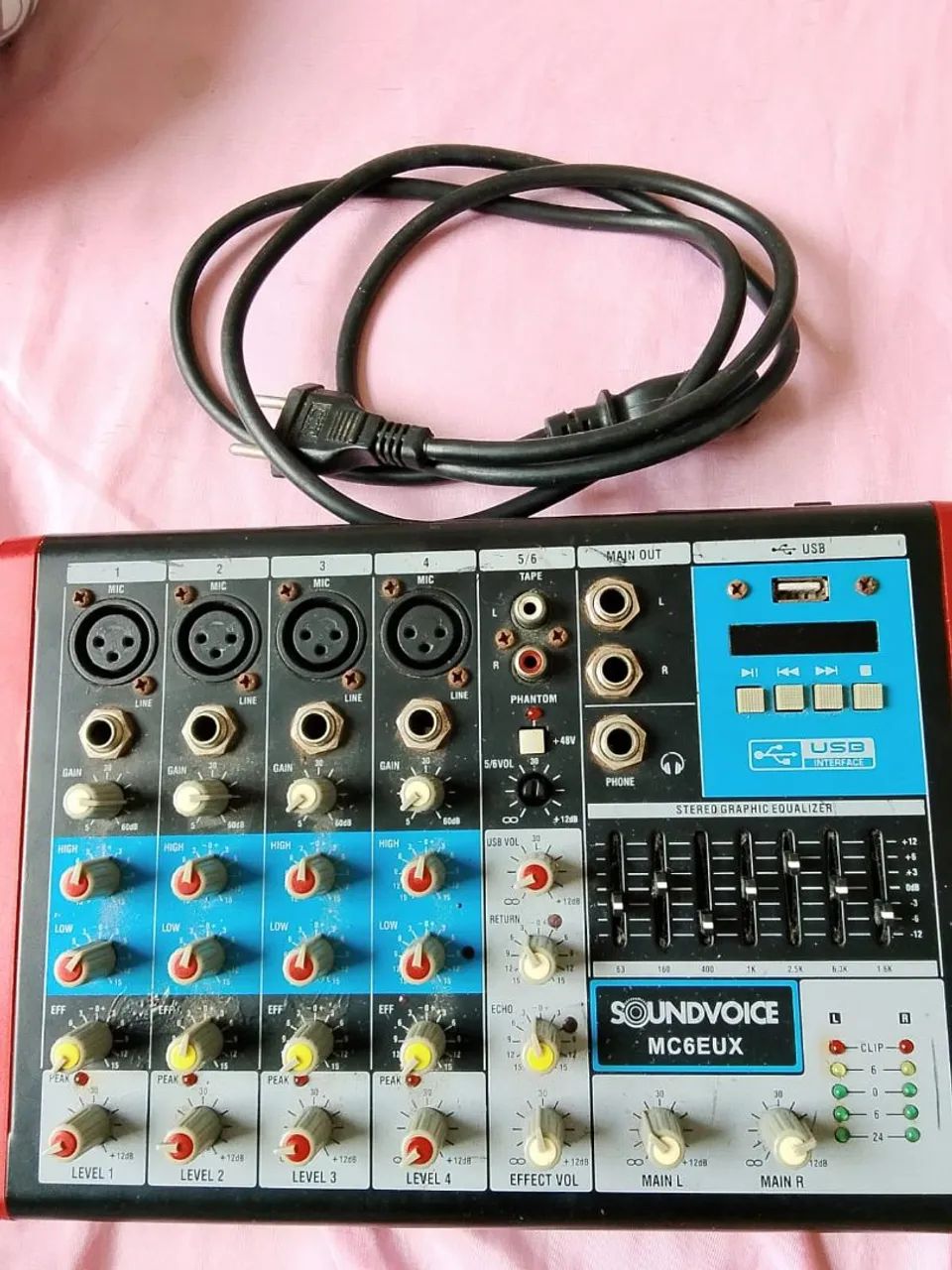 Vendo mesa de som