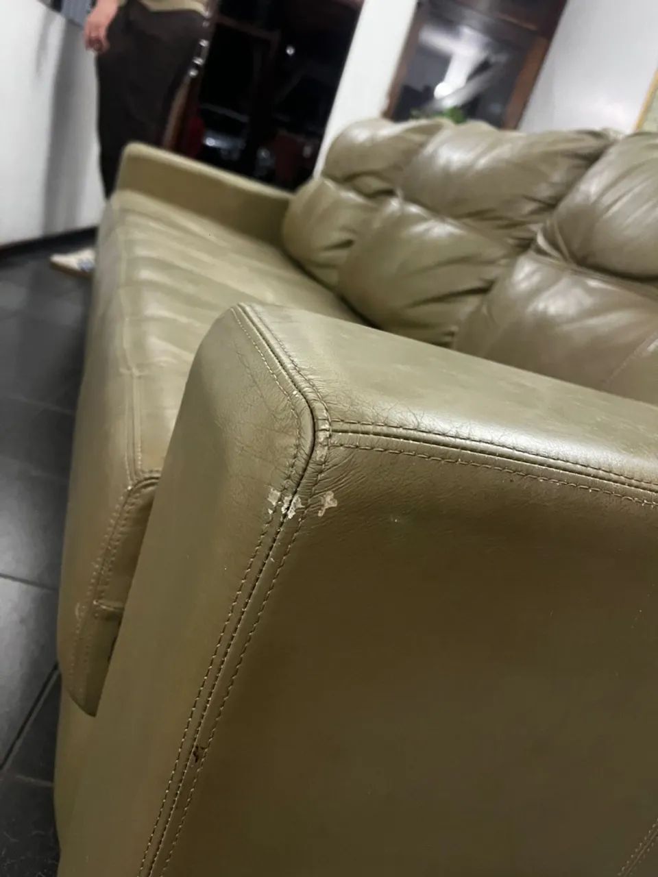 Conjunto Sofás Couro Legítimo Mazzotti - 2 e 3 Lugares - Excelente Qualidade - Foto 4