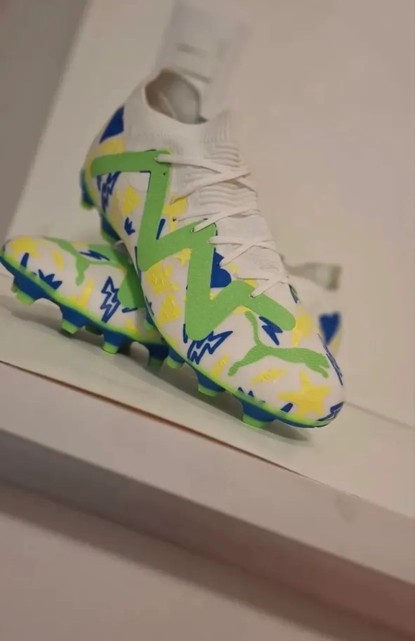 Chuteira Umbro NJ