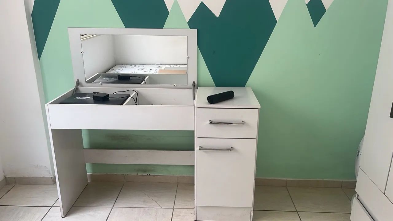 Escrivaninha/penteadeira