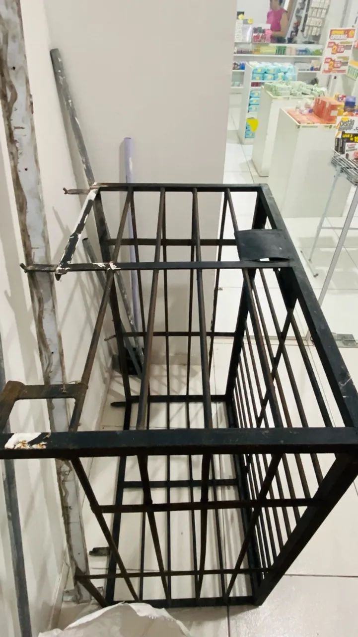 Grade de ferro bem resistente p/ proteção. Divido 2x no cartão.  - Foto 5