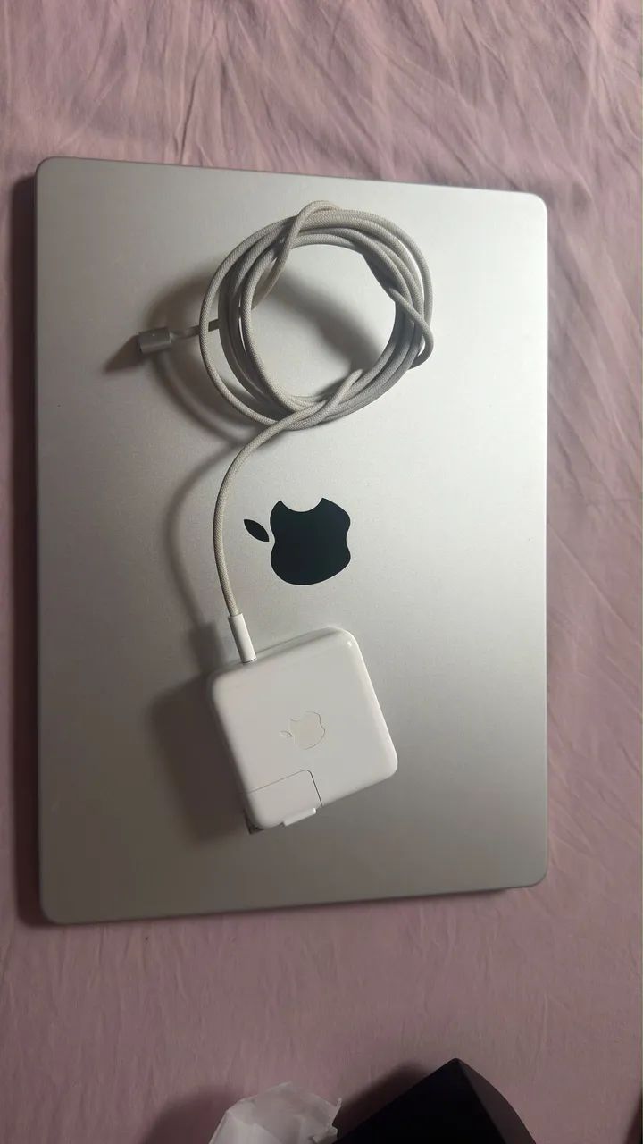 MacBook Pro 14 M3 512GB SSD 8GB + Caixa - Silver - Foto 2