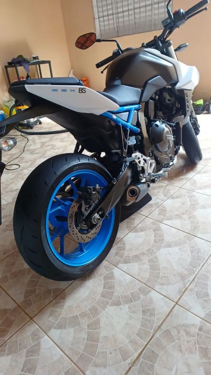 GSX 8S  - Foto 2