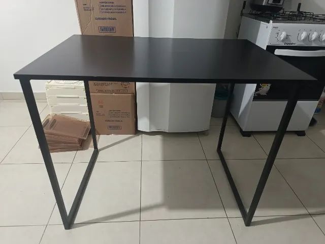 Mesa Compacta 90CM Estilo Industrial - Moderna para Canto do Café