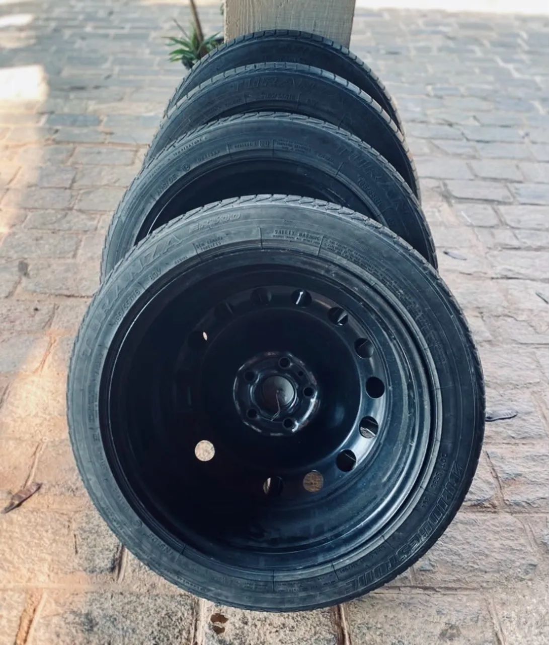 Roda 16 com pneus e calota  - Foto 4