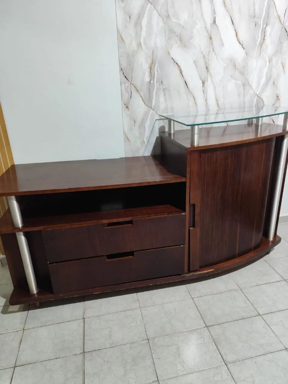 Vende se um rack de madeira para sala. - Foto 4