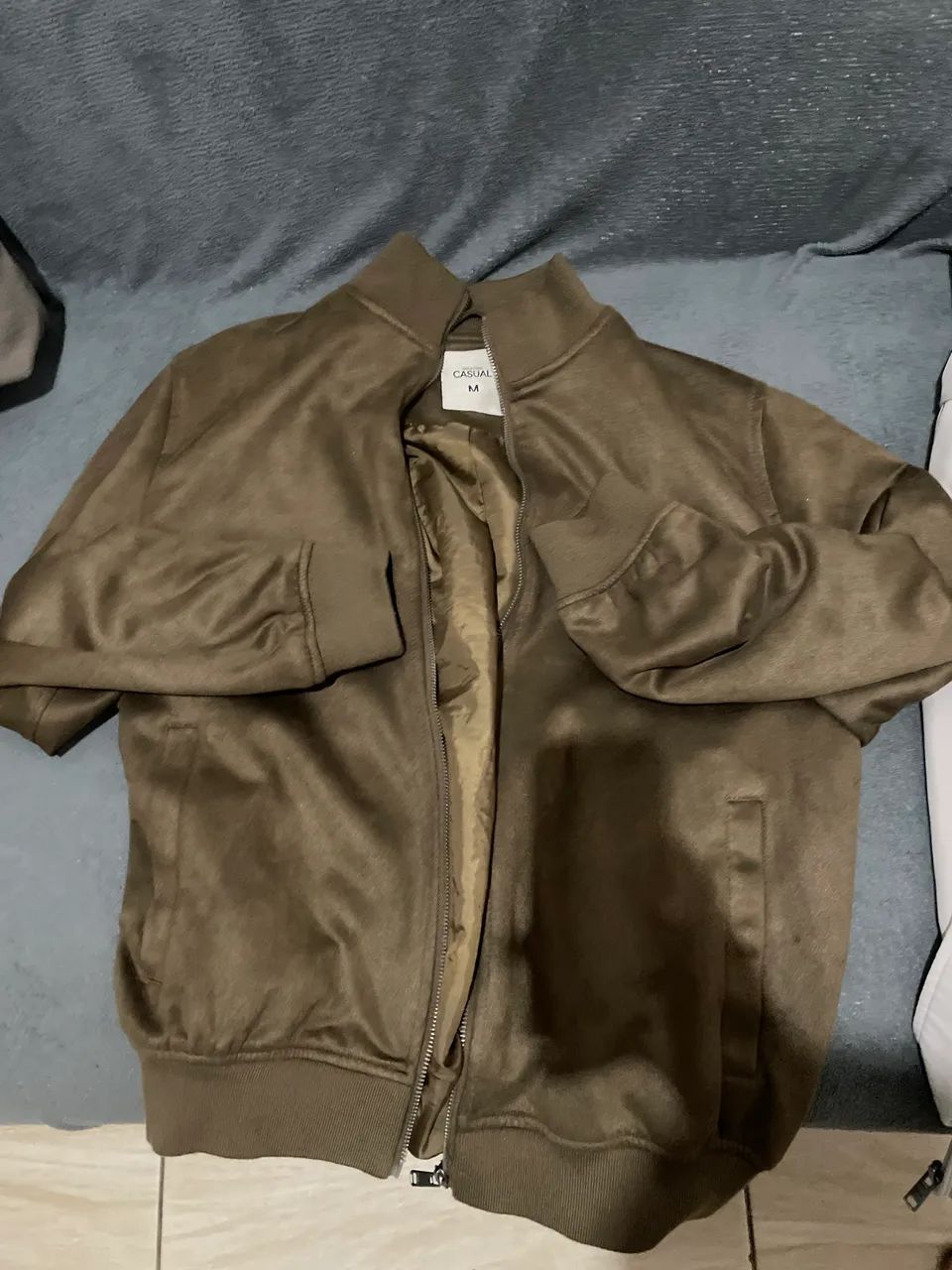 Jaqueta bomber em suede marrom M