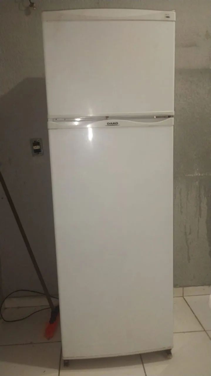 Geladeira dak 220w