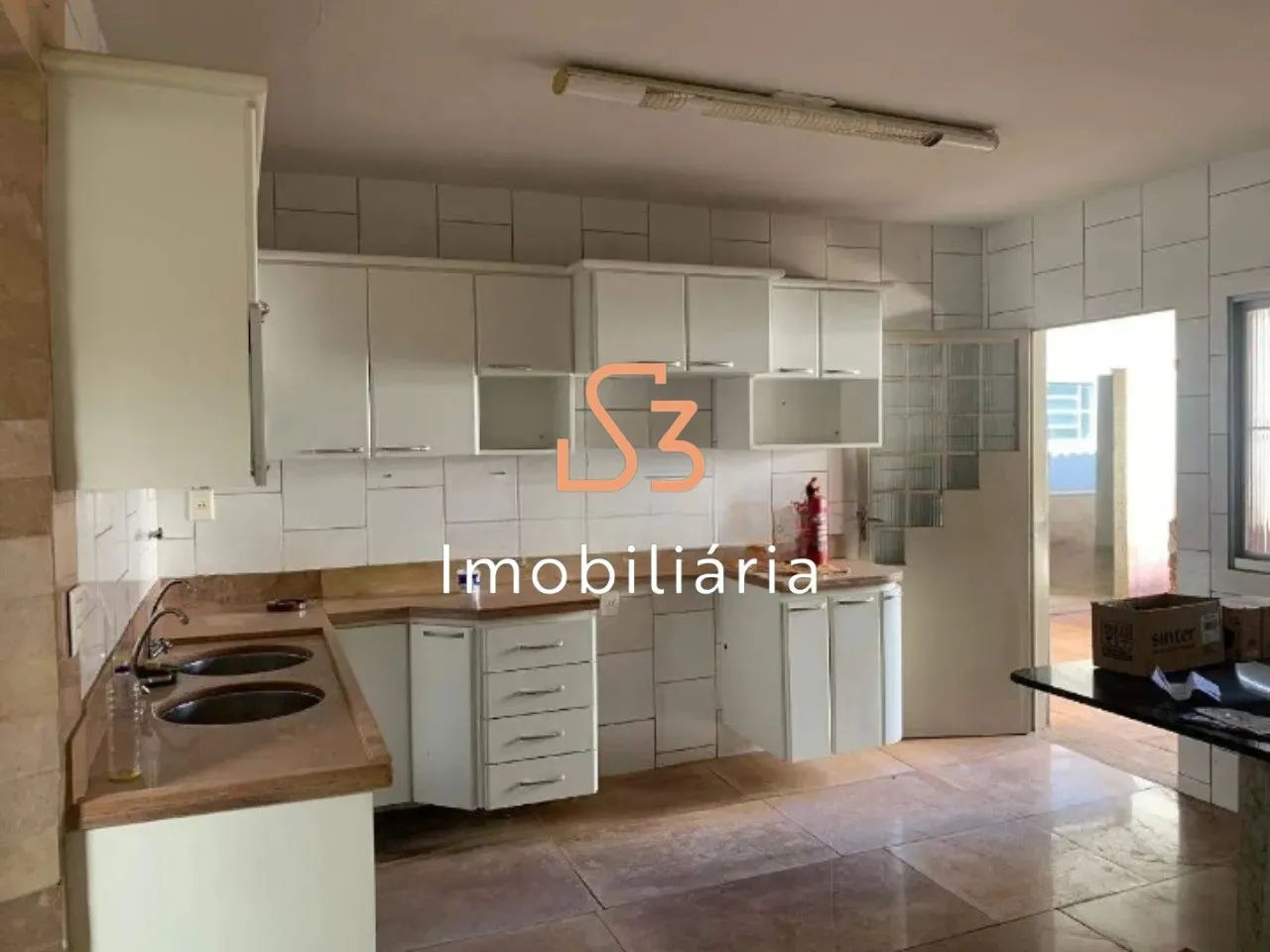 CASA COMERCIAL em UBERLÂNDIA - MG, BRASIL - Foto 3