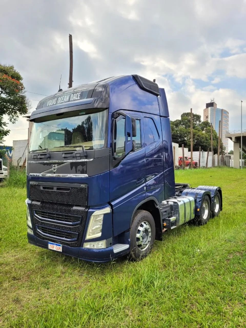 VOLVO FH 500 6X2 TRUCADO OCEAN RACE EDITION AUTOMÁTICO 2015 / 2016 EDIÇÃO *