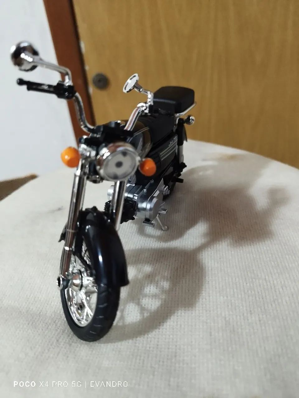 Motocicleta escala 1:12 - Foto 5