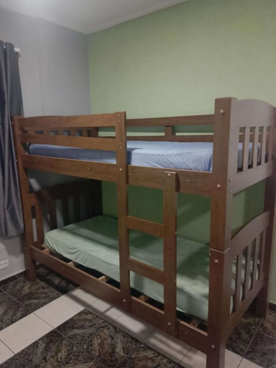 Beliche com colchões 