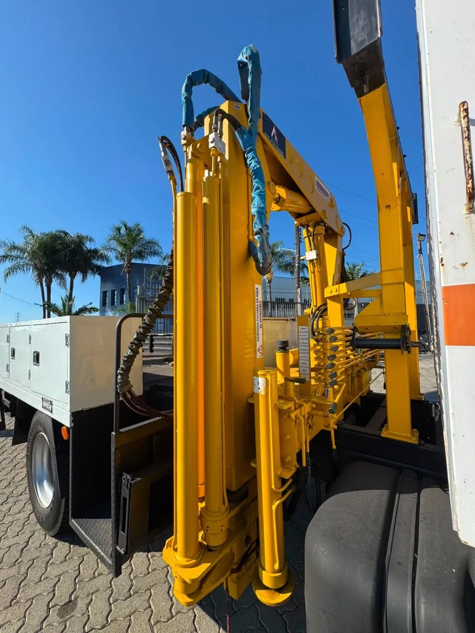 VW 14.190 4X2 2021 MUNCK 14 TONELADAS COM CABINE SUPLEMENTAR - Foto 8