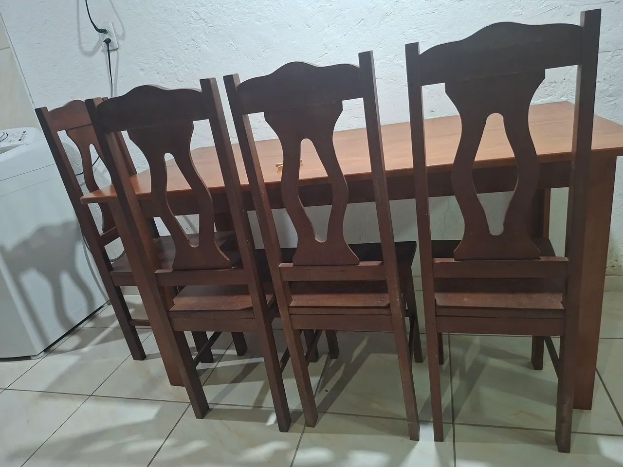 Vendo 4 cadeiras de madeira tatajuba 