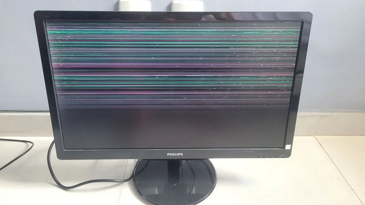 Monitor Philips quebrado - Foto 4