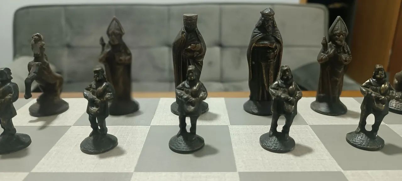 Xadrez em Bronze + Tabuleiros - Foto 2