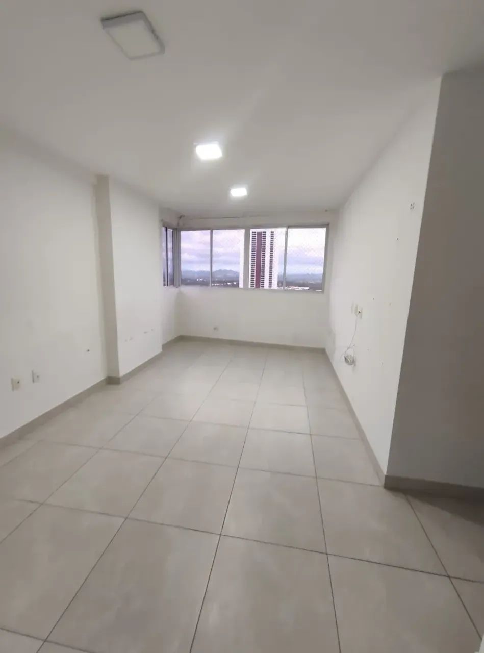 Alugo apartamento com 4/4 no mirante - Foto 4