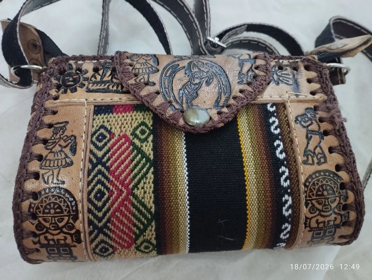 Bolsa peruana em couro feltro a mão 