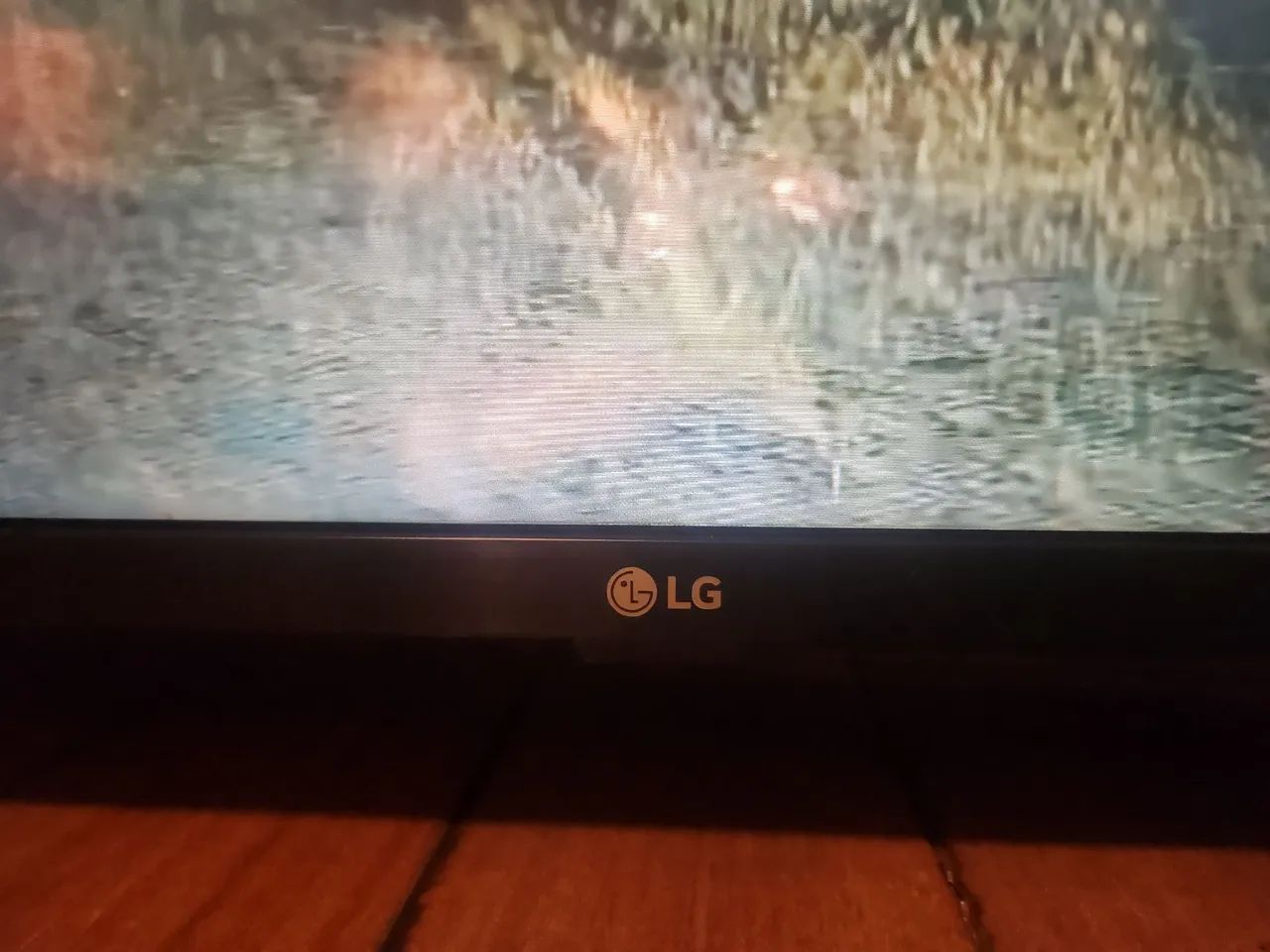 TV LG 4K LED UHD 43' com CAIXA e NF (modelo 43UQ7500PSF) - Foto 2