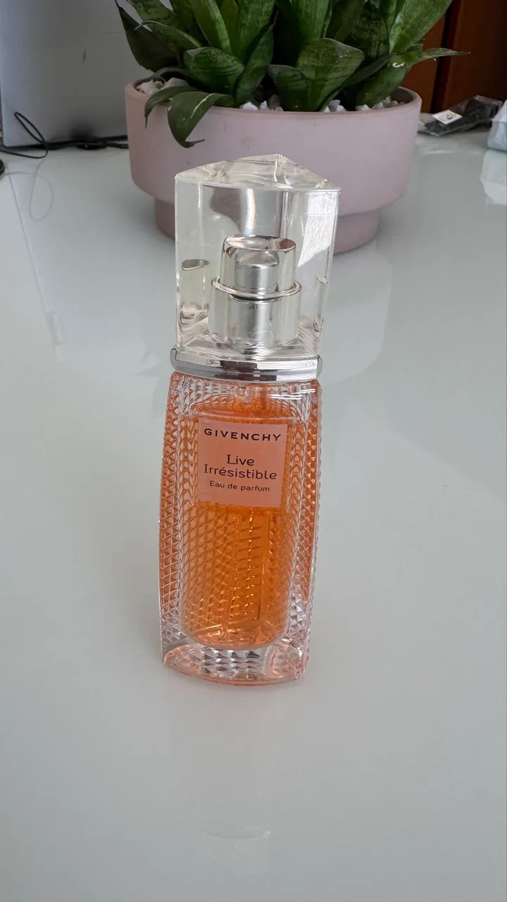 Perfume Givenchy live irresistible 30ml novo  - Foto 4