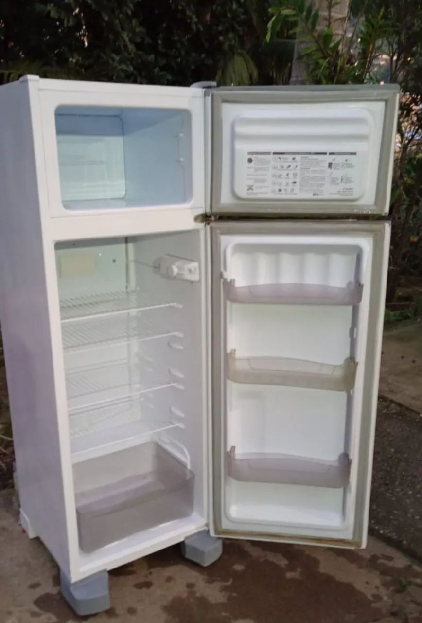 GELADEIRA DÚPLEX 340LTRS FUNCIONANDO PERFEITAMENTE  - Foto 3