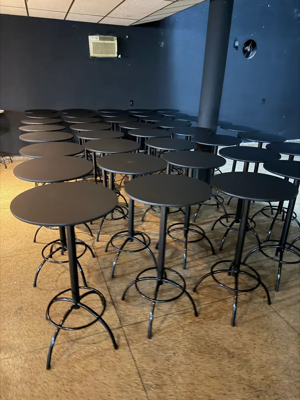 Mesa bistrô à pronta entrega 