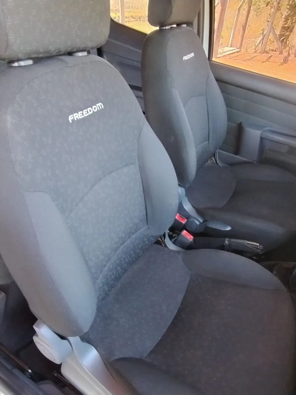 Fiat Strada Freedom 1.4 Flex 8V CD 2020 - Foto 5