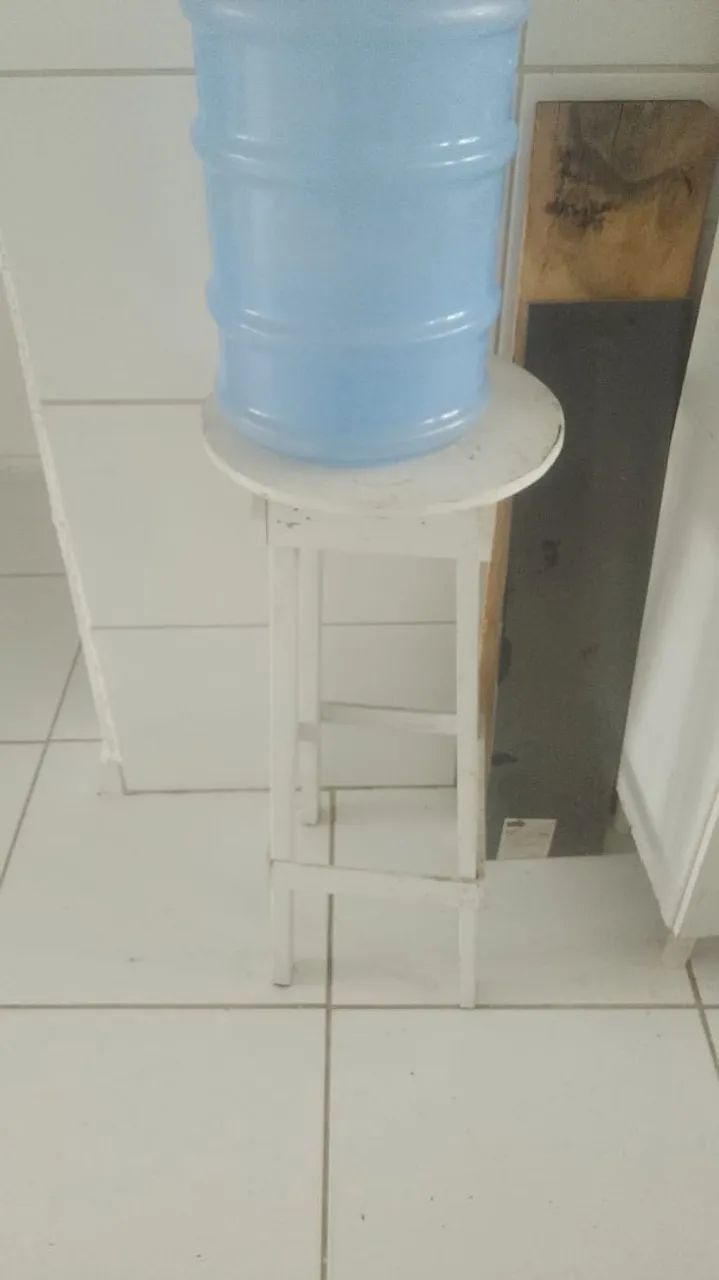 Bancada de Água com galão 