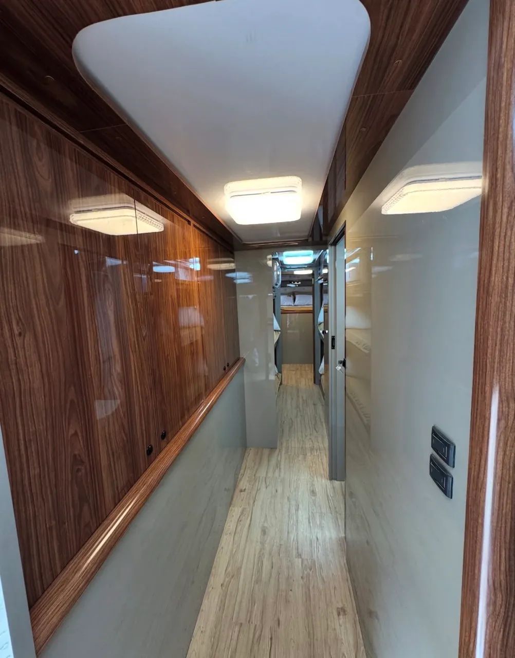 MOTORHOME ANO 2026 SUPER LUXO A VENDA - Foto 9