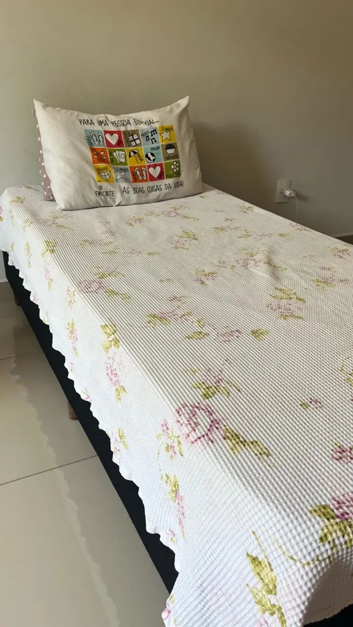 Vendo cama de solteiro seminova 