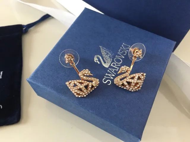 Brinco Cisne com cristais Swarovski - Foto 2